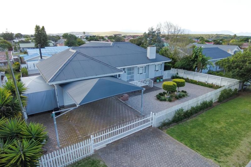 4 Bedroom Property for Sale in Hartenbos Central Western Cape